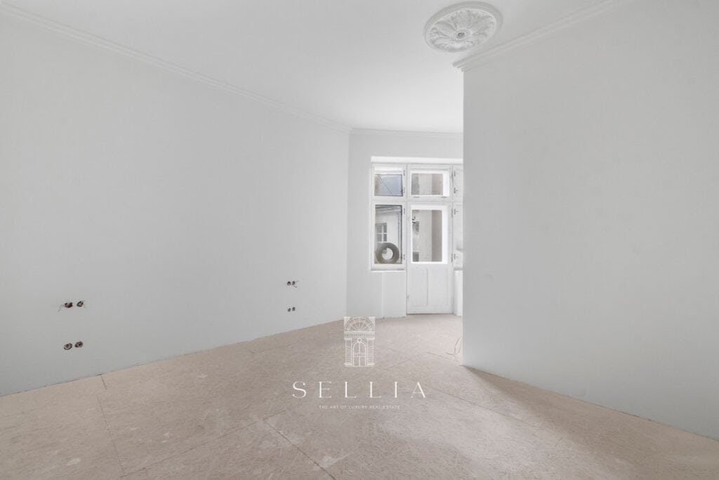 Nowa przestrzeń apartamentu w kamienicy na ul. Hoża, gotowa do aranżacji.