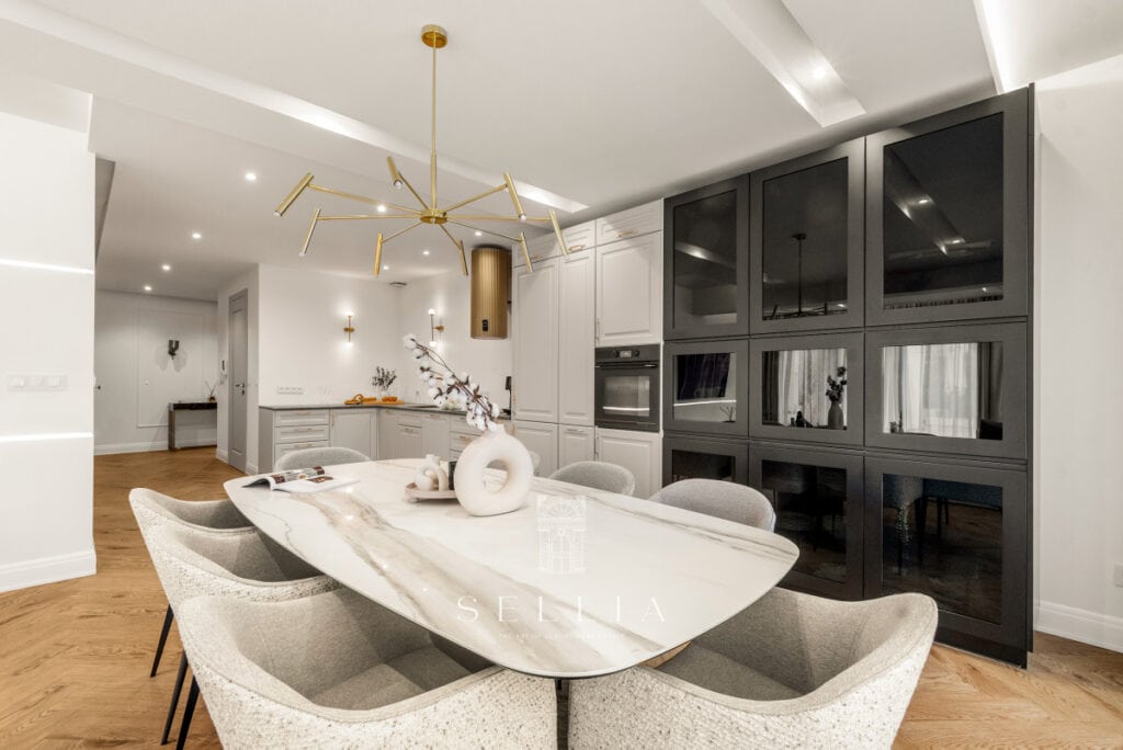 Luksusowy penthouse z tarasem w Miasteczku Wilanów, idealny dla miłośników komfortu i nowoczesnego d.