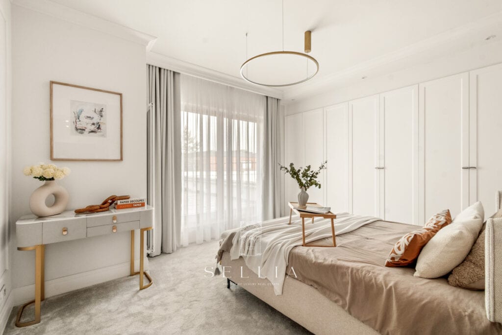 Penthouse z tarasem w Wilanowie, luksusowe mieszkanie z panoramicznym widokiem, idealne dla wymagają.