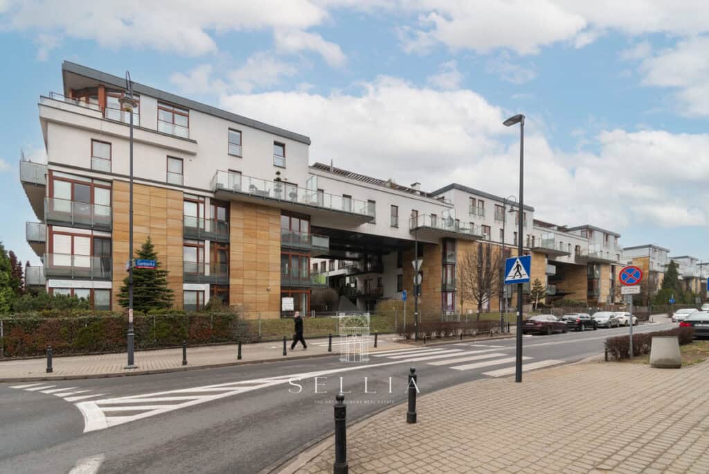 Luksusowy penthouse z tarasem w Miasteczku Wilanów, idealny dla miłośników komfortu i nowoczesnego d.