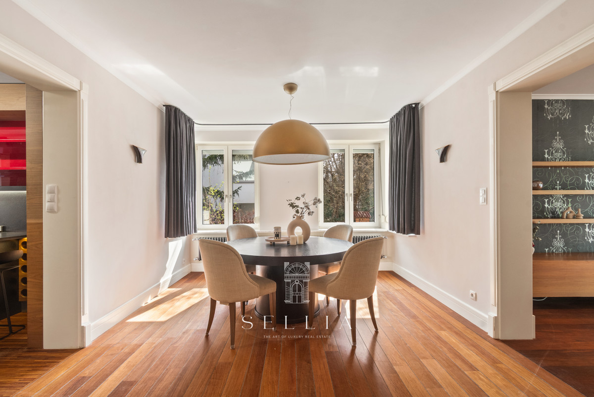 Funkcjonalny dom 420 m² z sauną i ogrodem