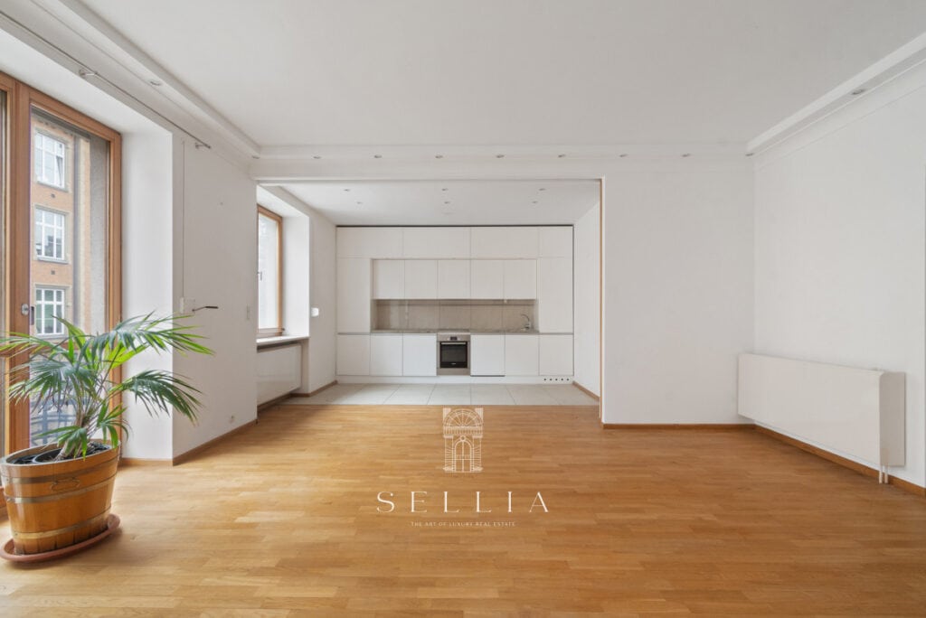 Przestronne, jasne mieszkanie na Powiślu z nowoczesną kuchnią i dużymi oknami, idealne dla rodzin i.